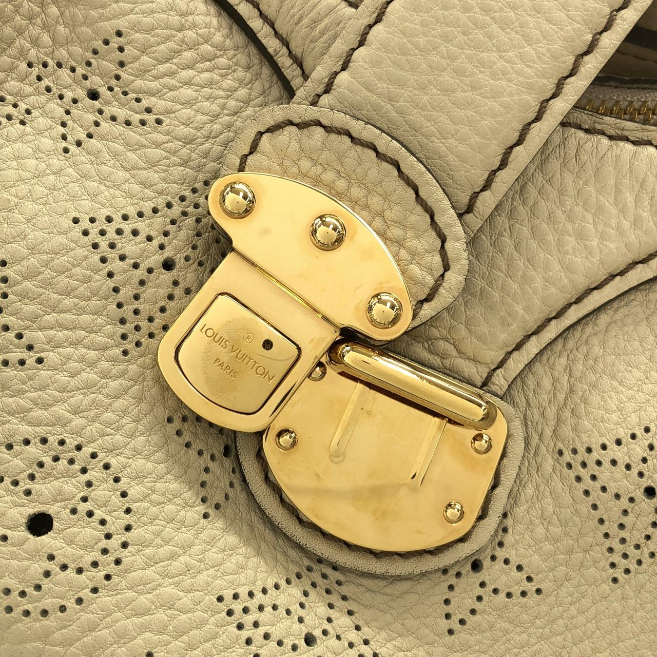 ルイヴィトン マヒナ XS M95974 ショルダーバッグ