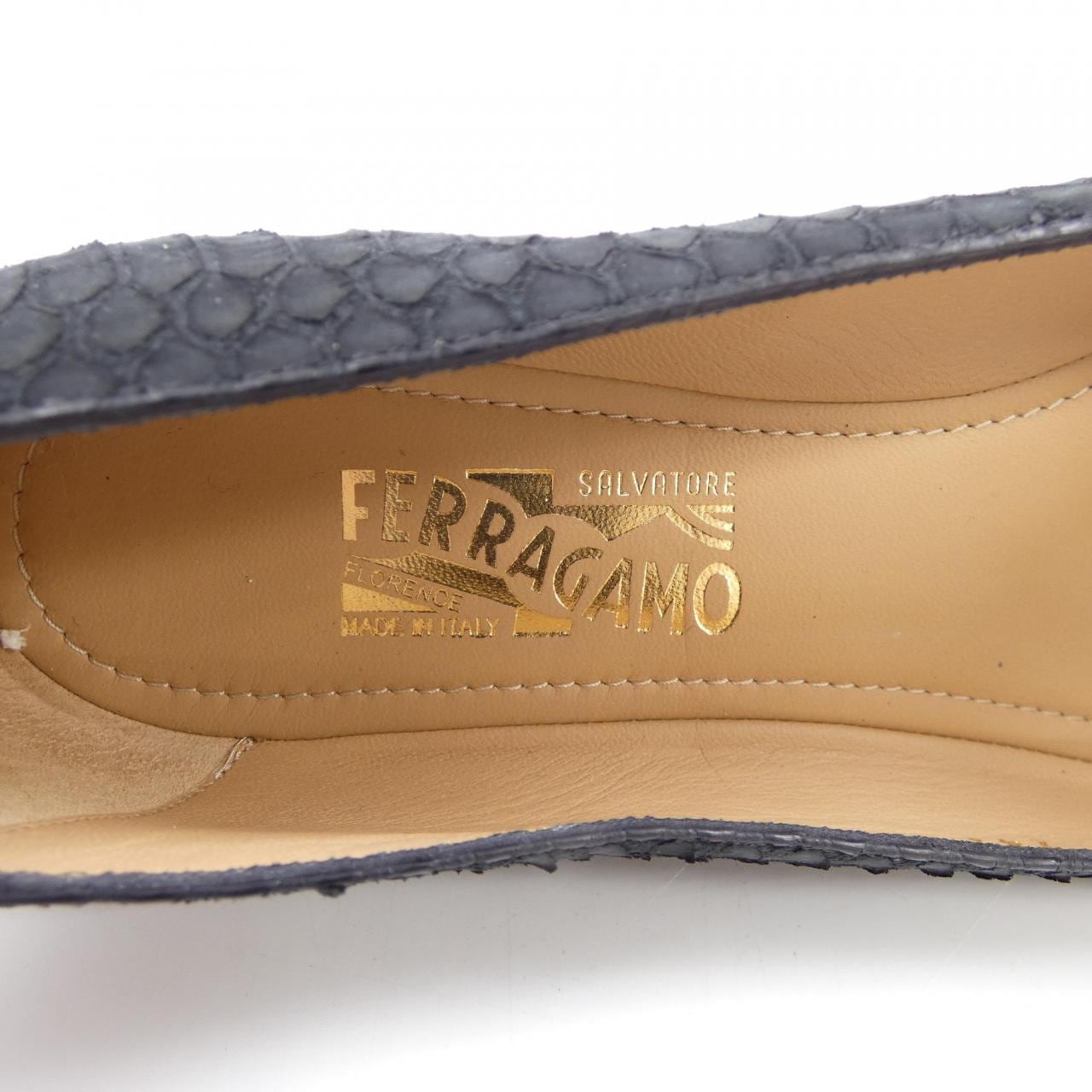 サルヴァトーレフェラガモ SALVATORE FERRAGAMO フラットシューズ