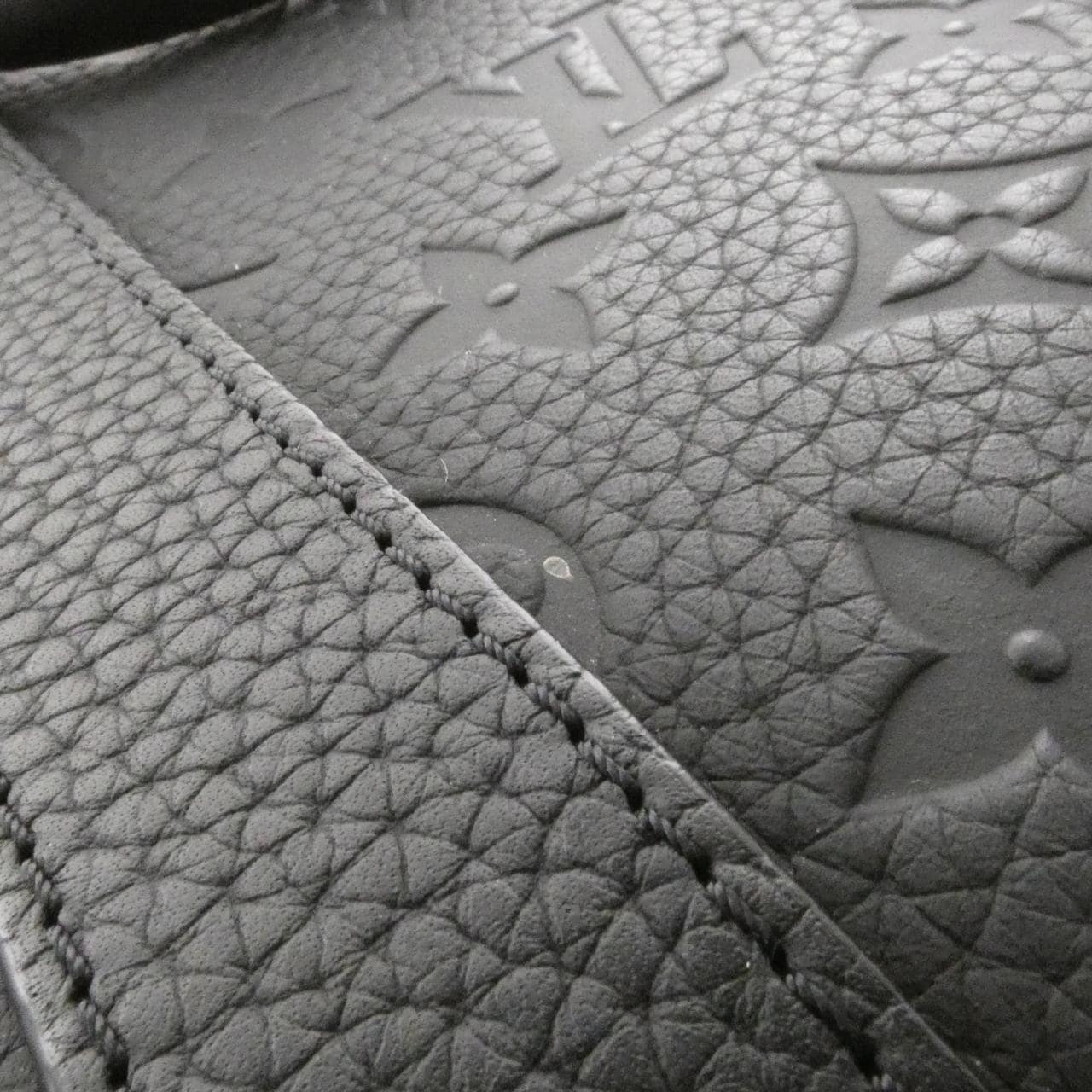 ルイヴィトン トリヨン モノグラム サック プラ クロス M21884 バッグ