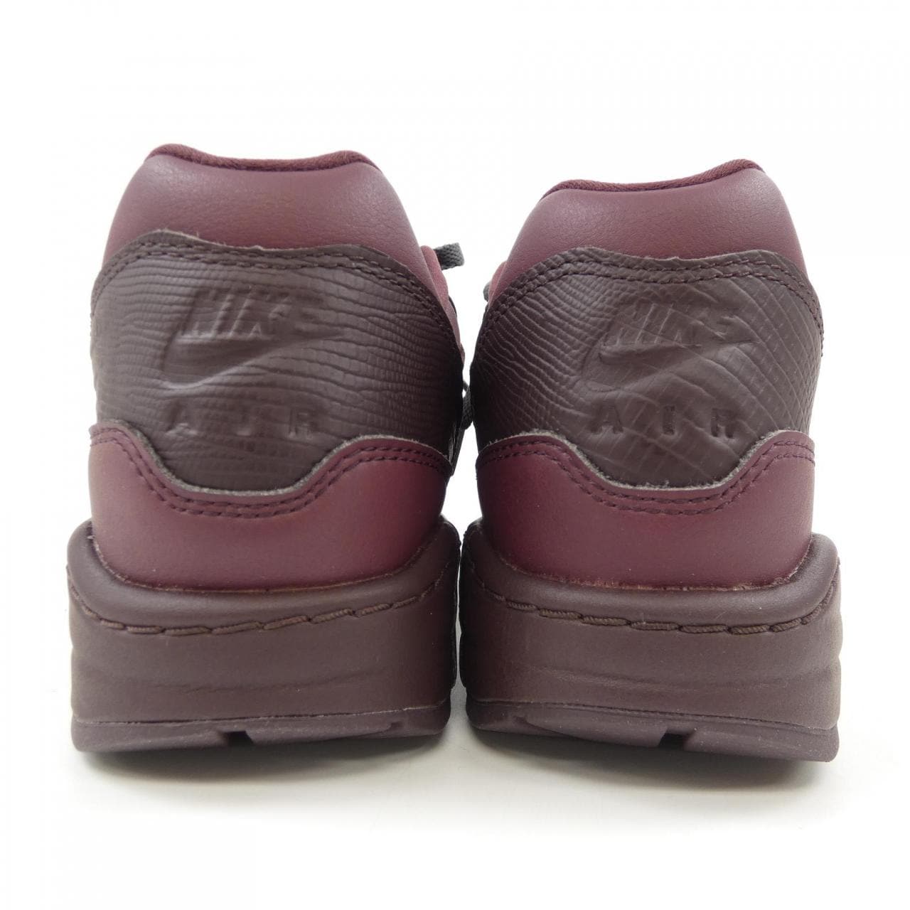 ナイキ NIKE スニーカー