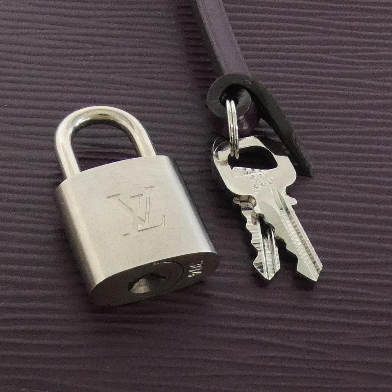 ルイヴィトン エピ ボーリング モンテーニュ PM M5932K バッグ