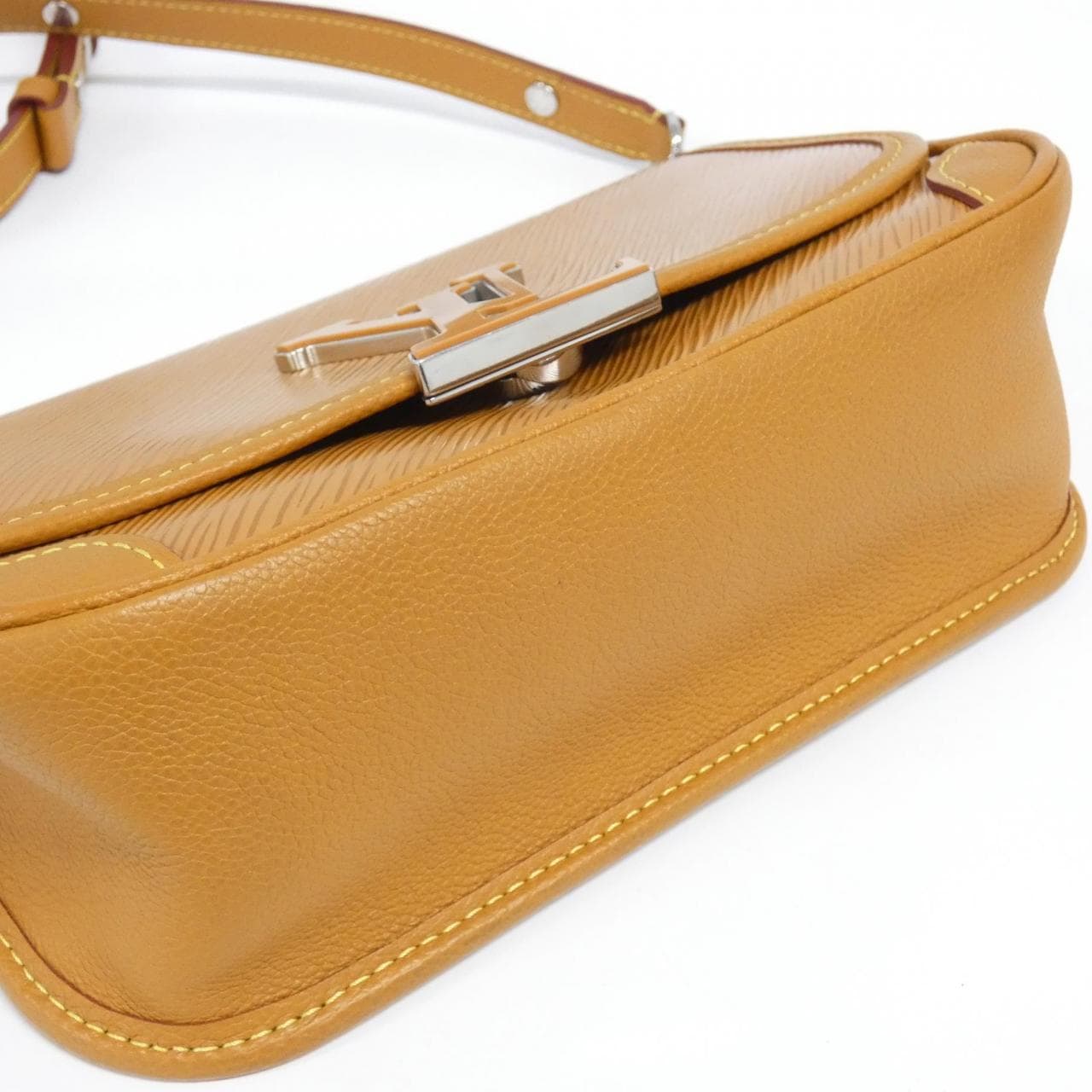 ルイヴィトン エピ ビュシ M59459 ショルダーバッグ