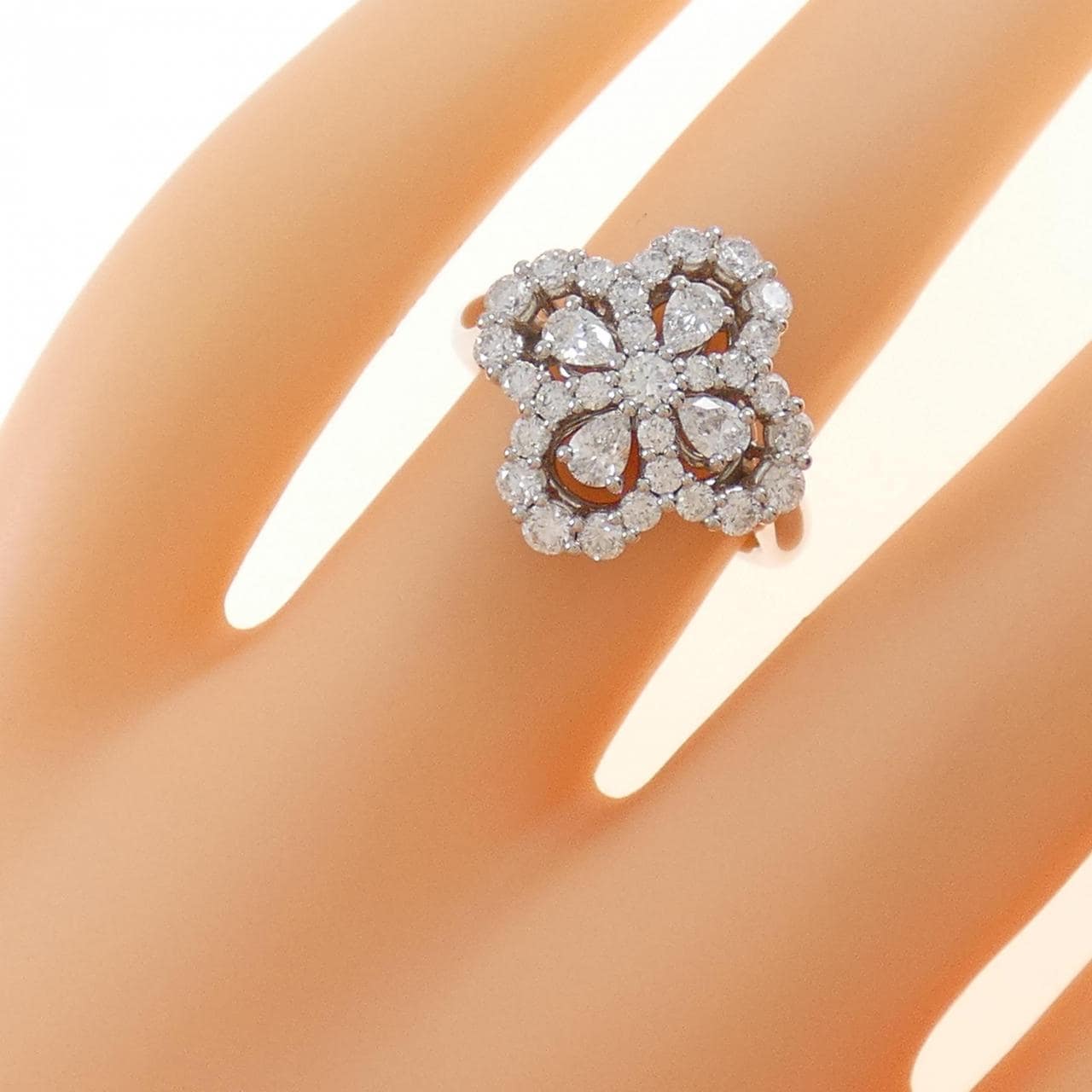 HARRY WINSTON Loop 迷你戒指