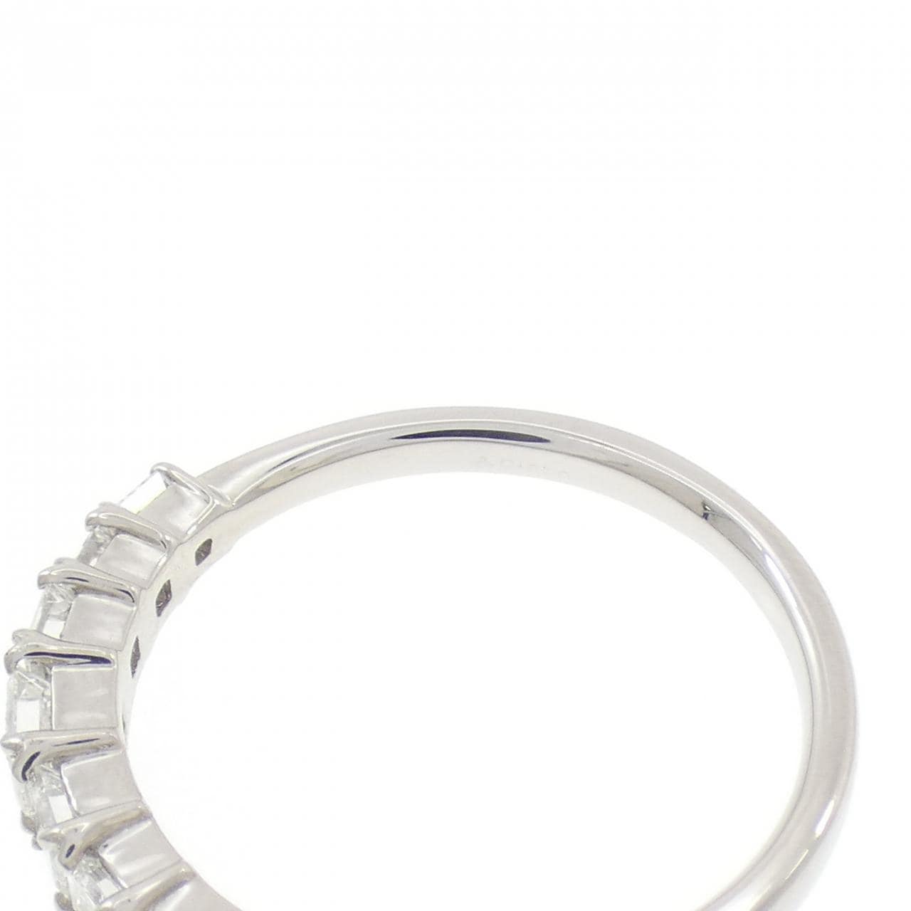 ジーエスティービー ダイヤモンド リング 0.75CT