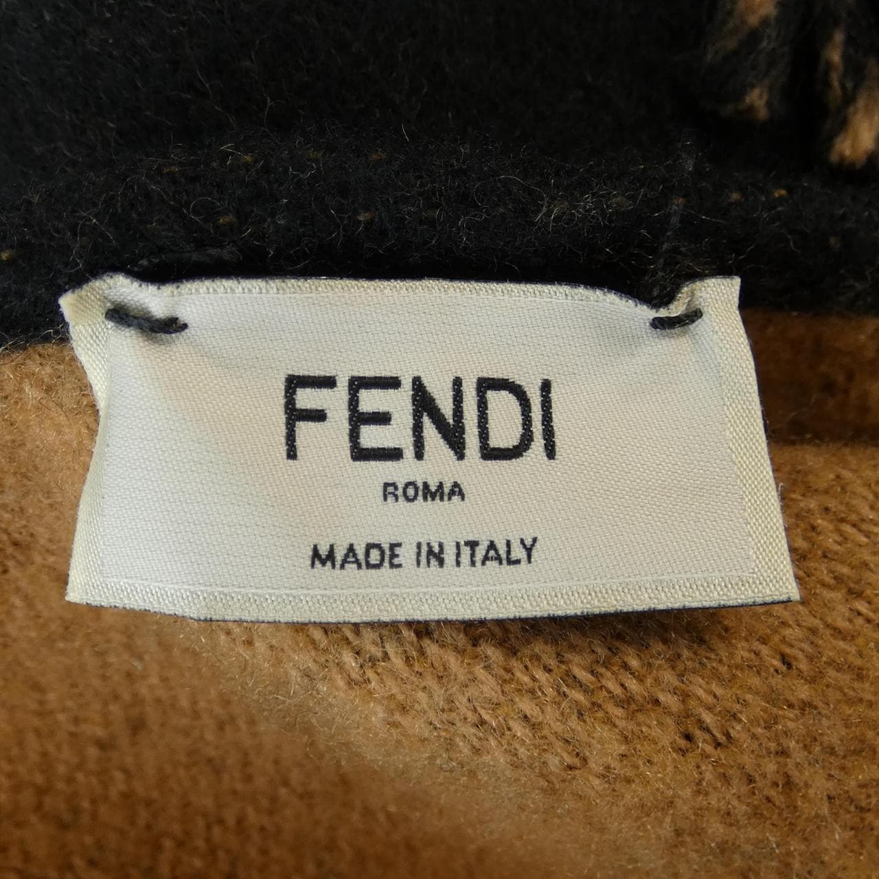 フェンディ FENDI ケープ
