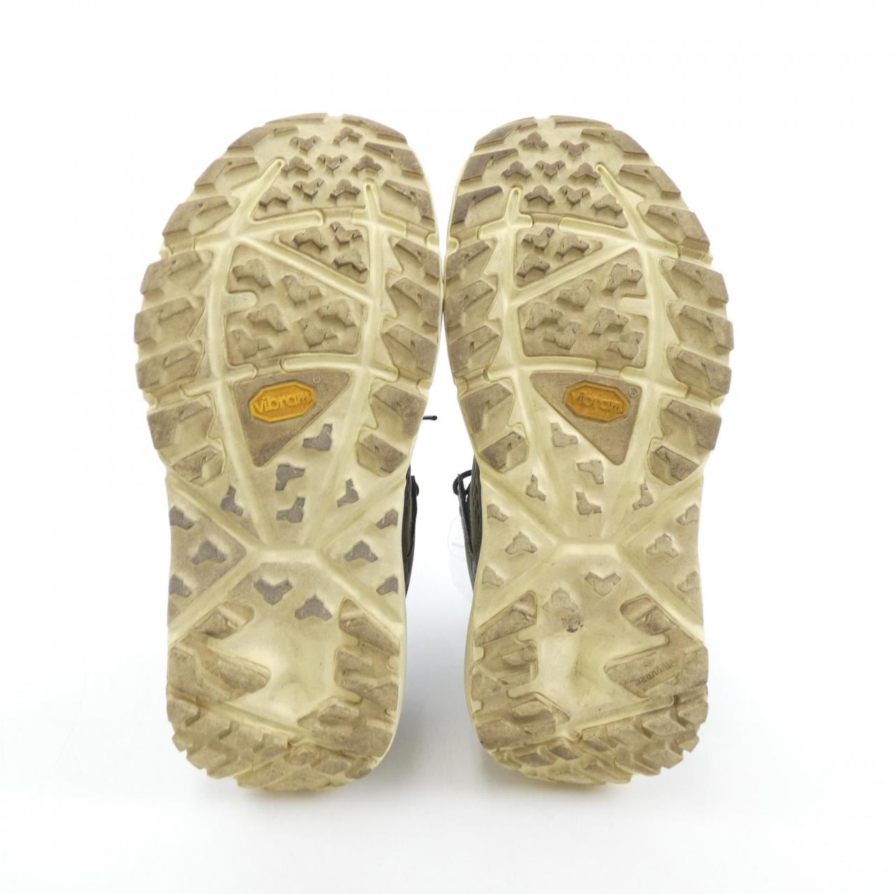 ホカオネオネ HOKA ONE ONE スニーカー