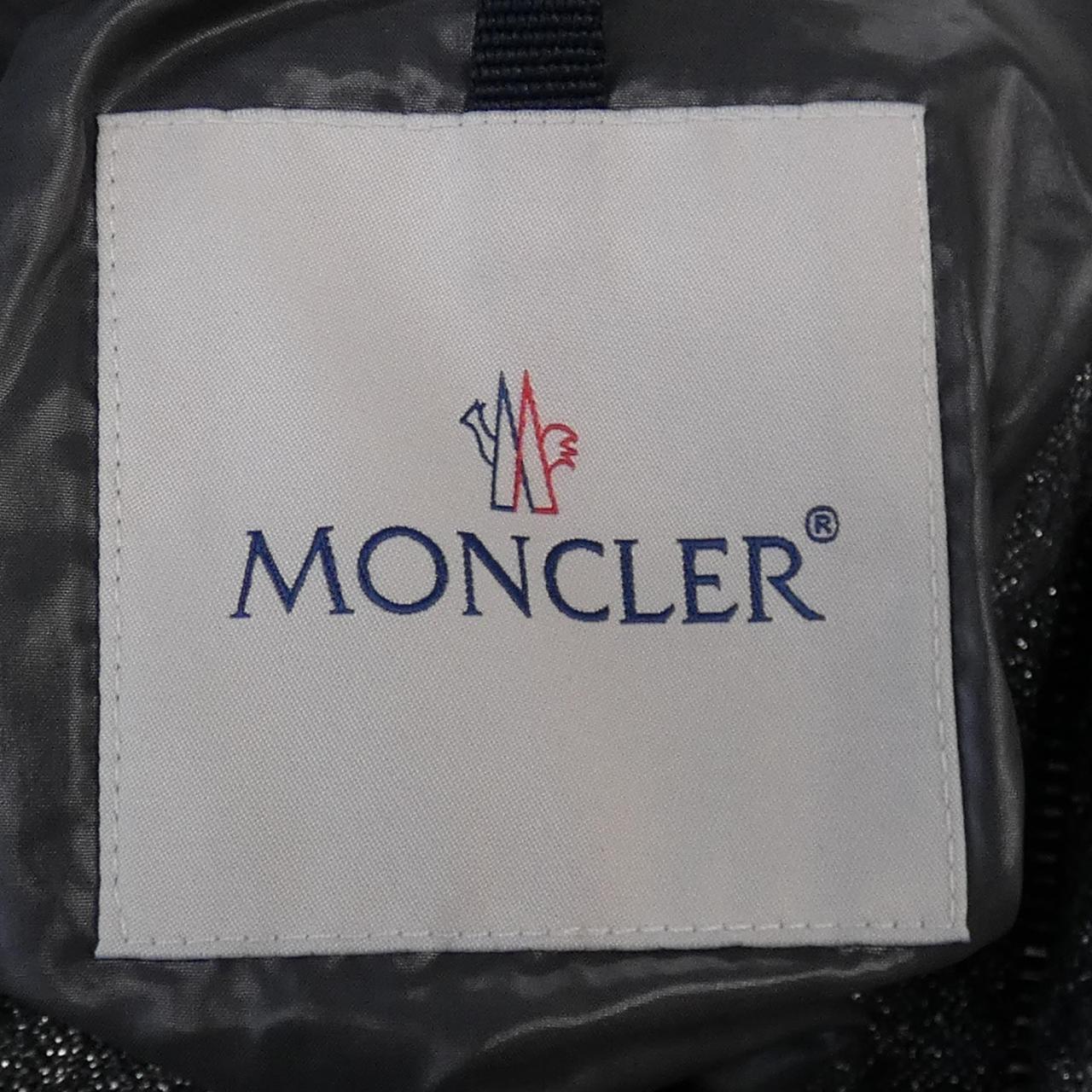 モンクレール MONCLER ダウンジャケット