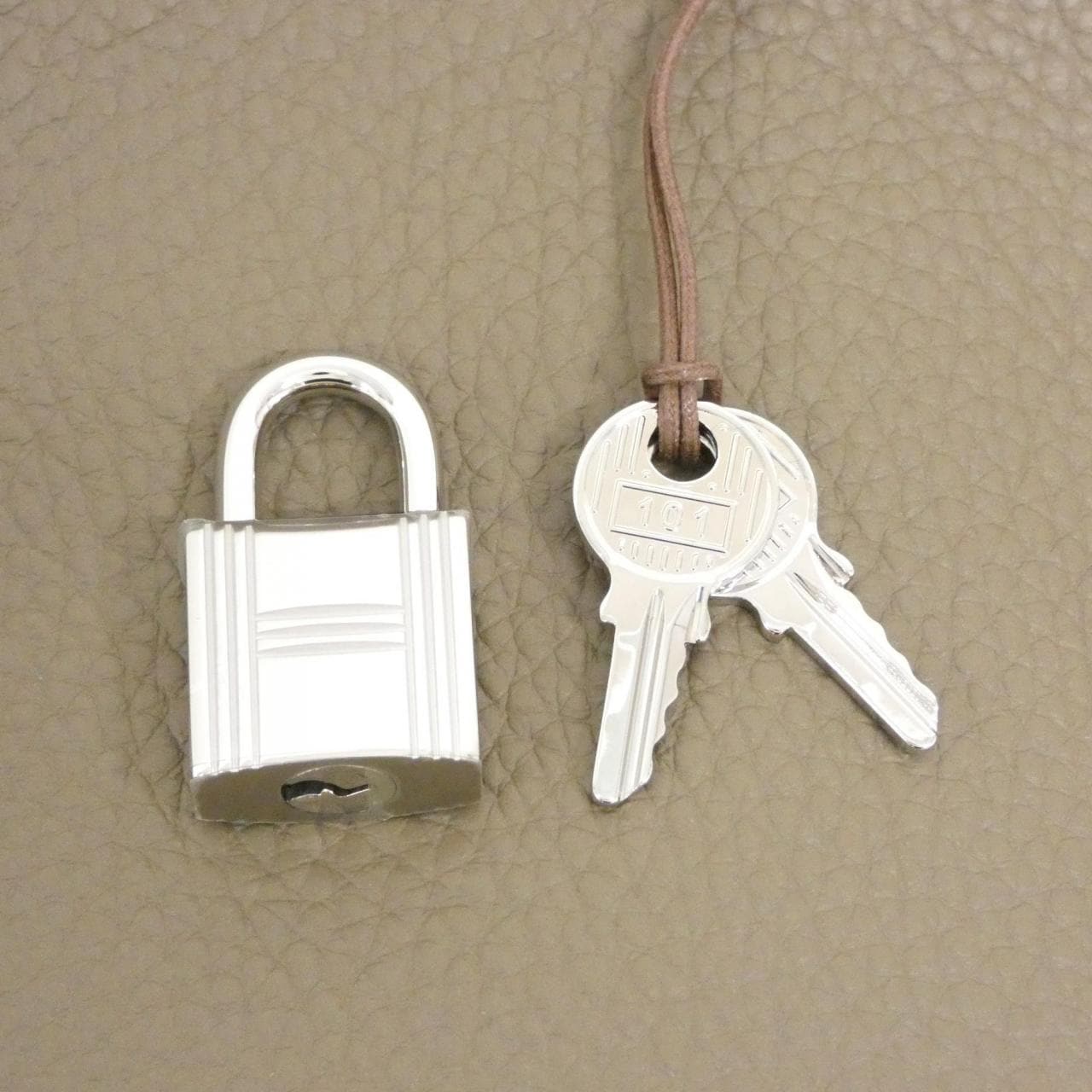 【未使用品】エルメス ピコタン ロック MM 060991CK バッグ