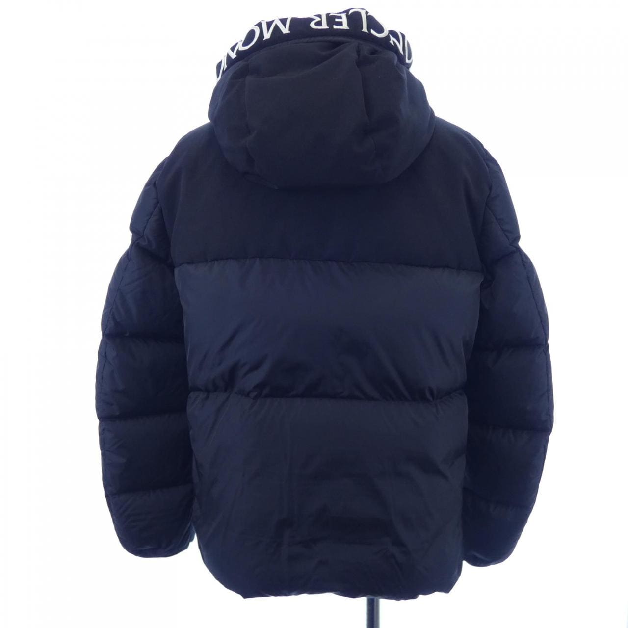 モンクレール MONCLER ダウンジャケット