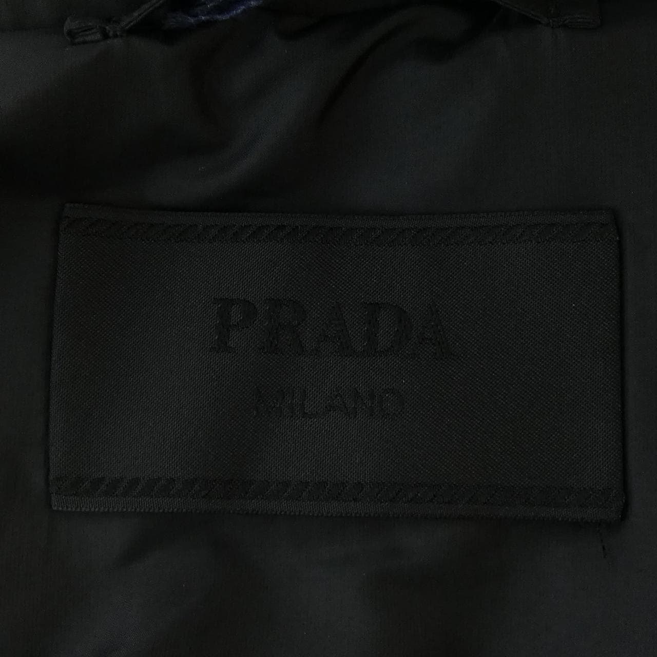 普拉达PRADA羽绒服