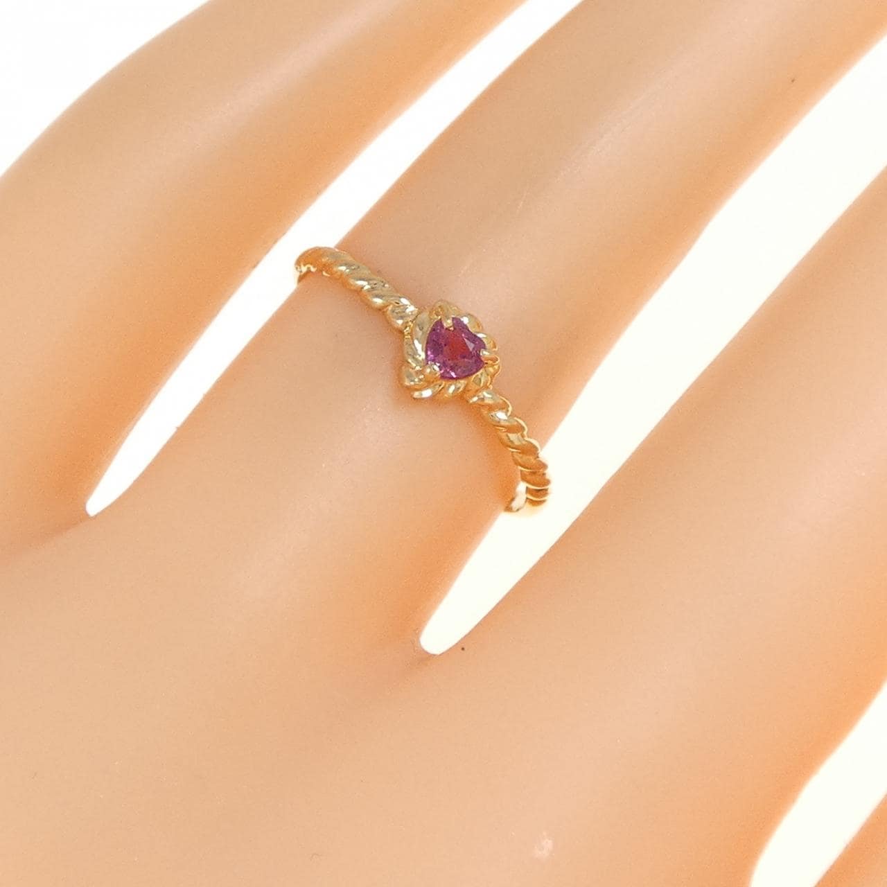 K18YG heart ruby ring