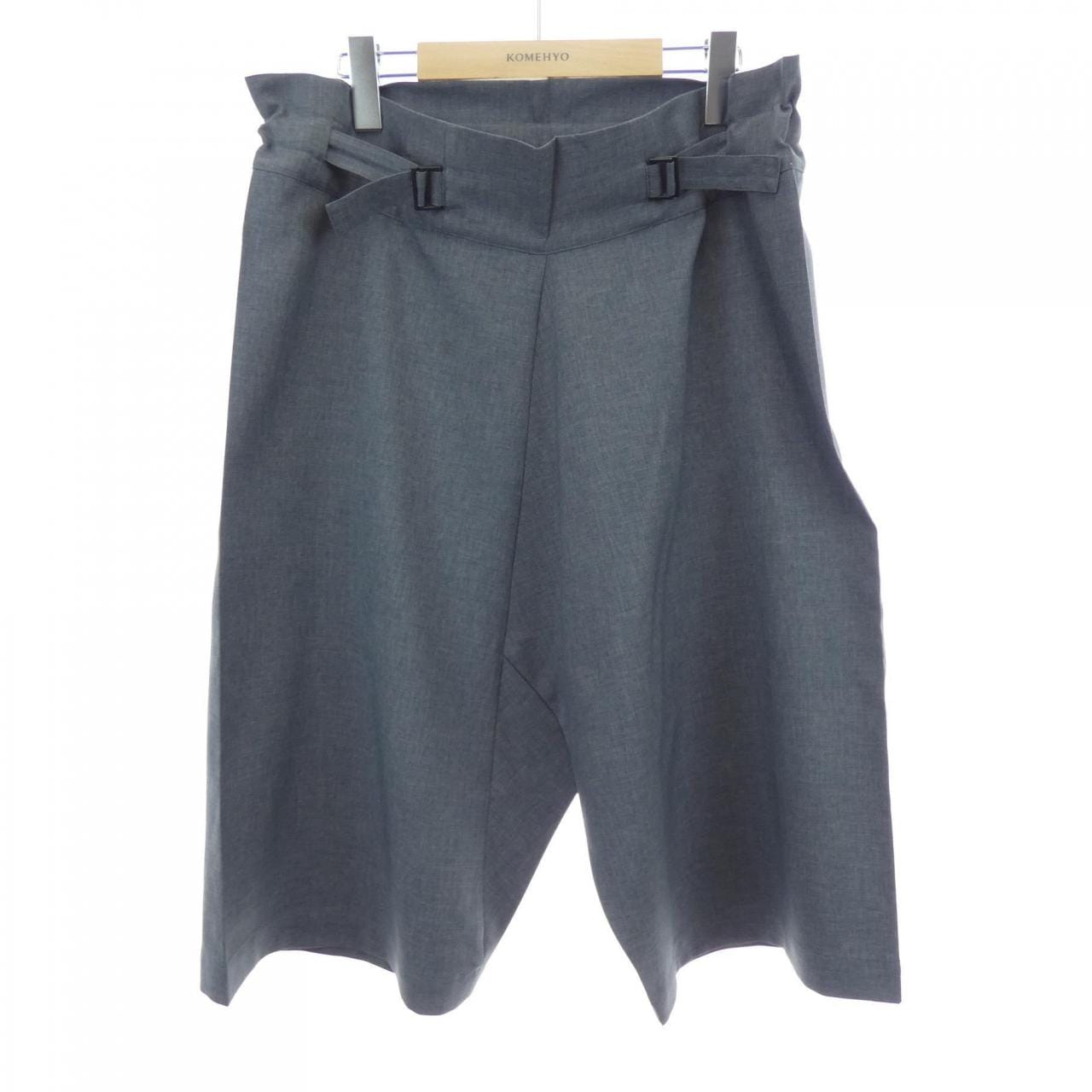 ミーイッセイミヤケ me ISSEY MIYAKE MI53FF341 ショートパンツ