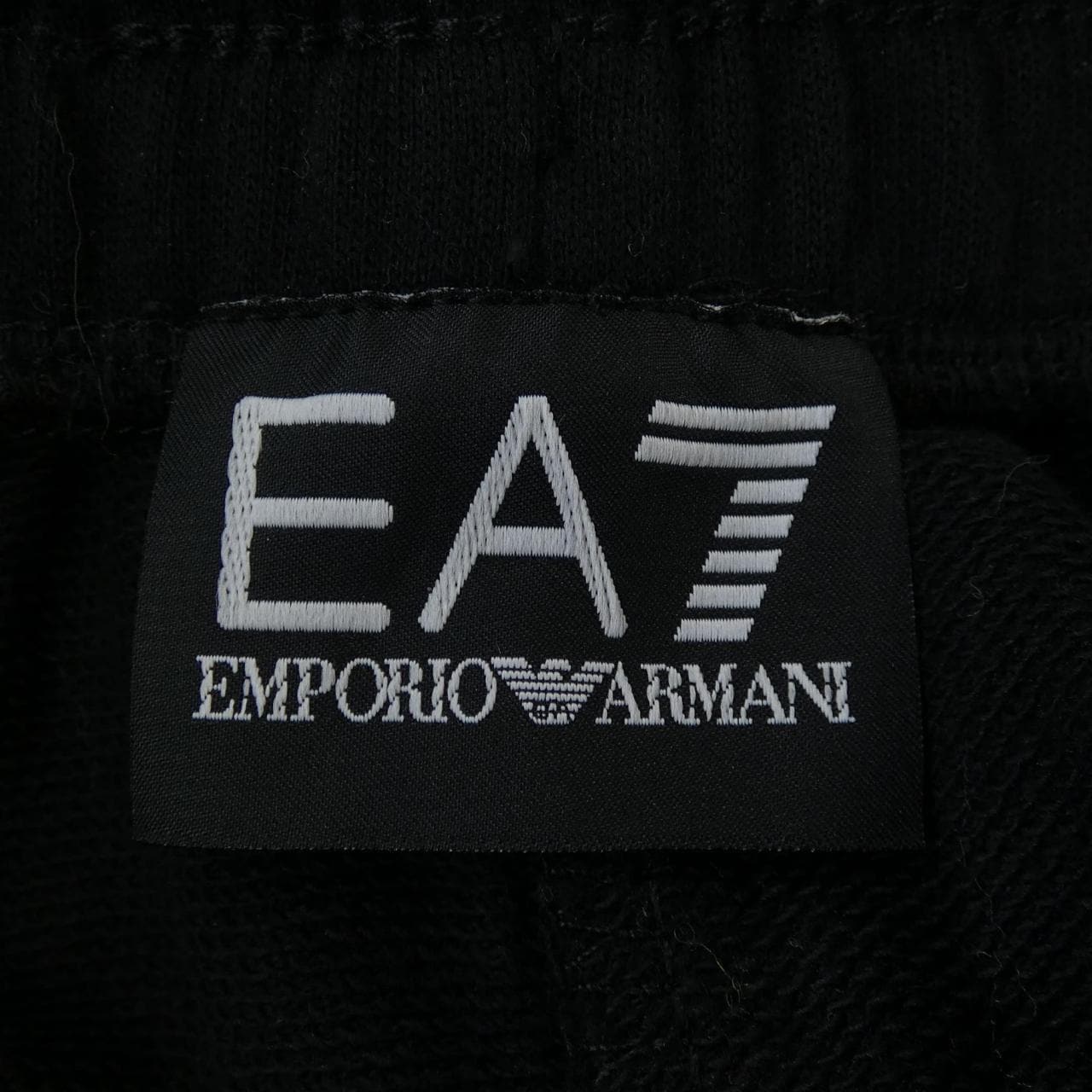 エアセッテ EA7 ショートパンツ