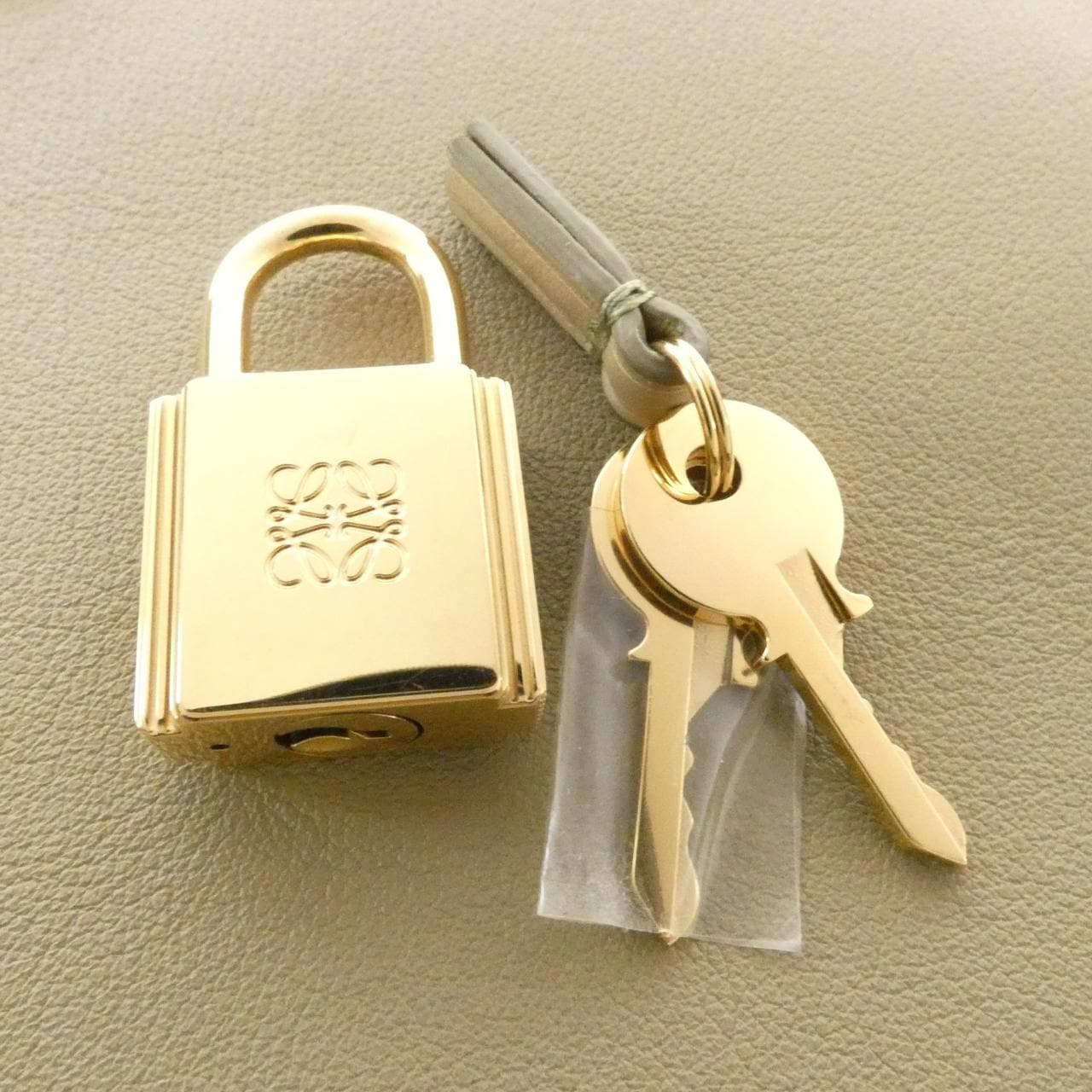 ロエベ アマソナ A039N08X01 バッグ