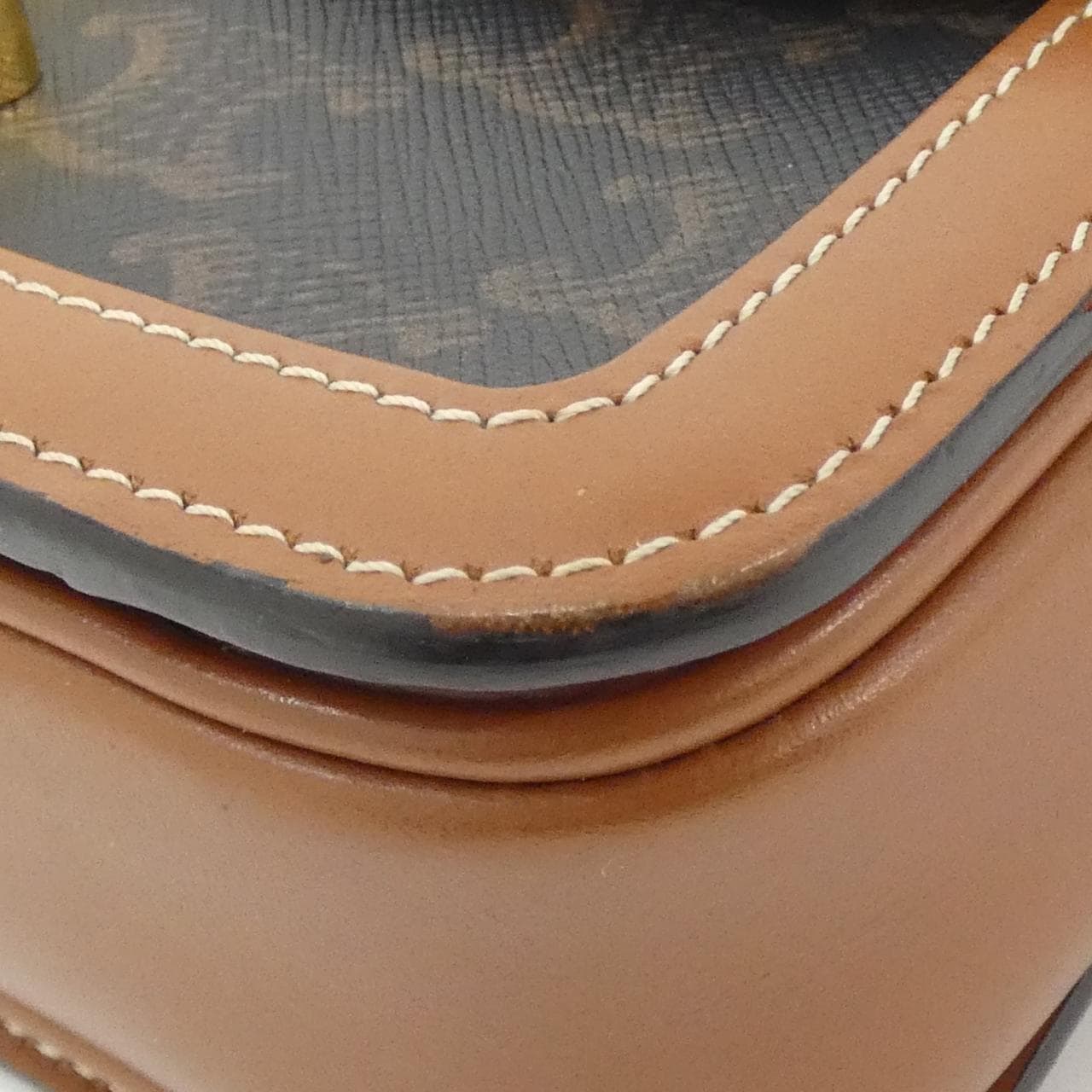 セリーヌ ティーン トリオンフ 188882BZ4 ショルダーバッグ