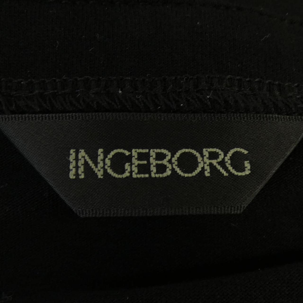 インゲボルグ INGEBORG P022WUAL26B トップス