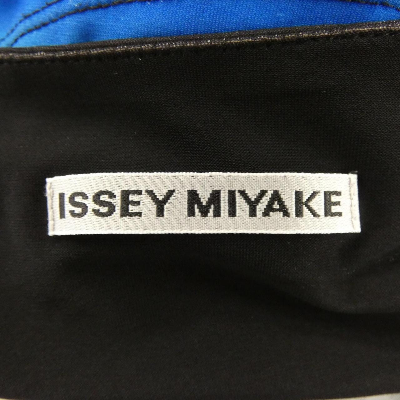 イッセイミヤケ ISSEY MIYAKE IM63JH004 トップス