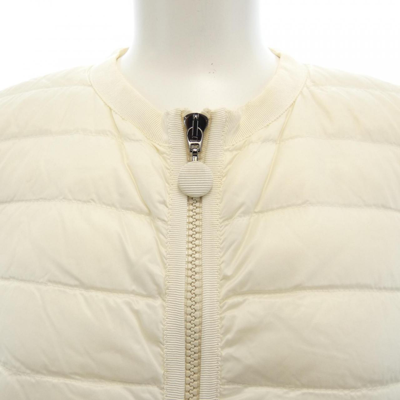 モンクレール MONCLER ダウンジャケット