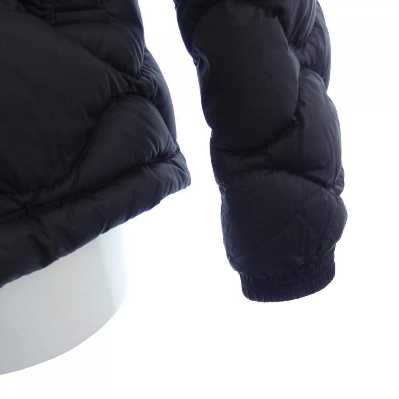 モンクレール MONCLER ダウンジャケット