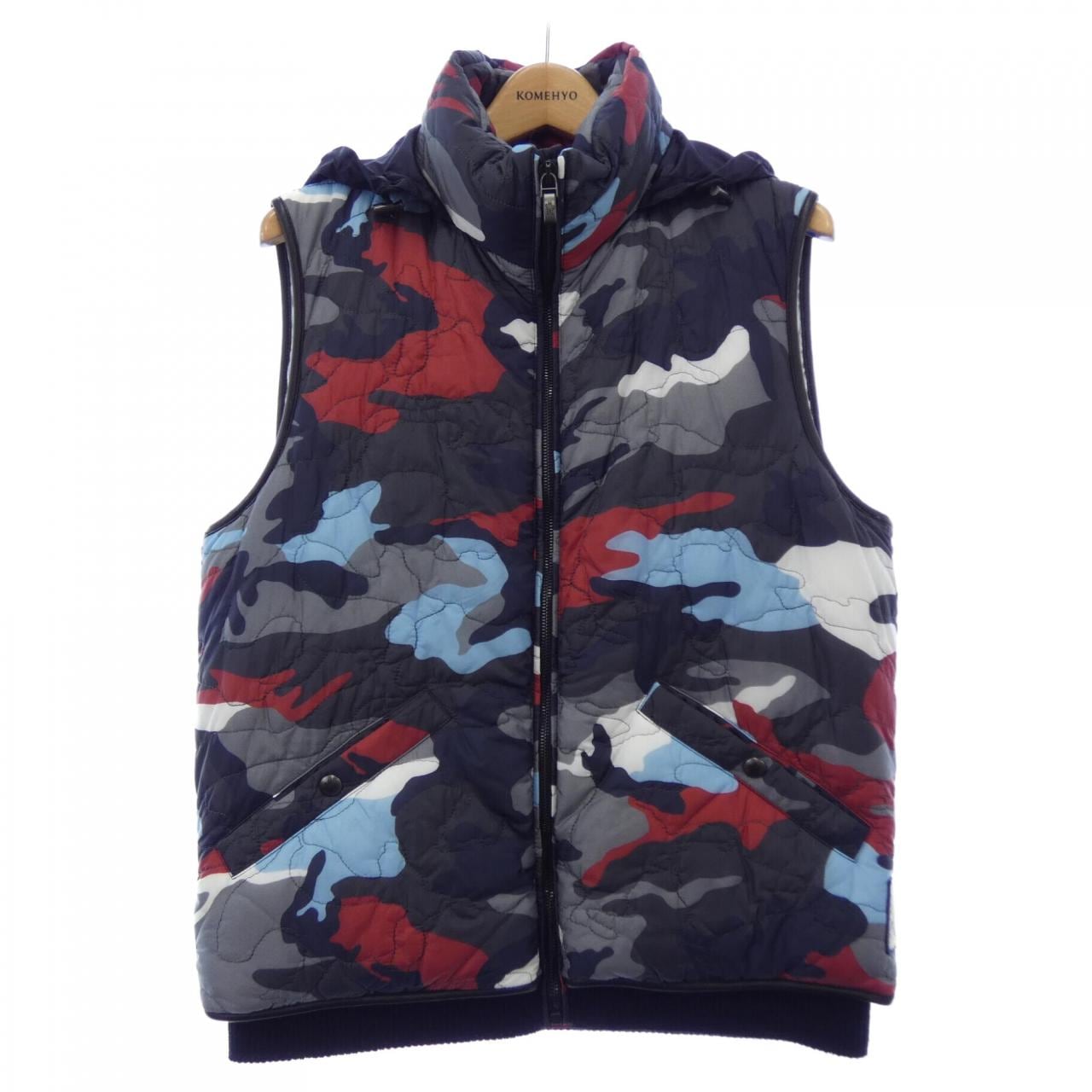 モンクレールガムブルー MONCLER GAMMEBLEU B2-391-43342-80-78815 ダウンベスト