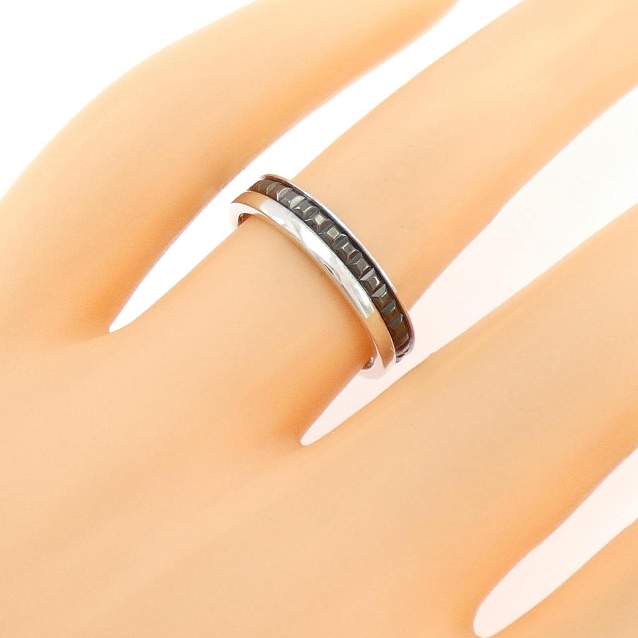 ブシュロン キャトル ブラック リング