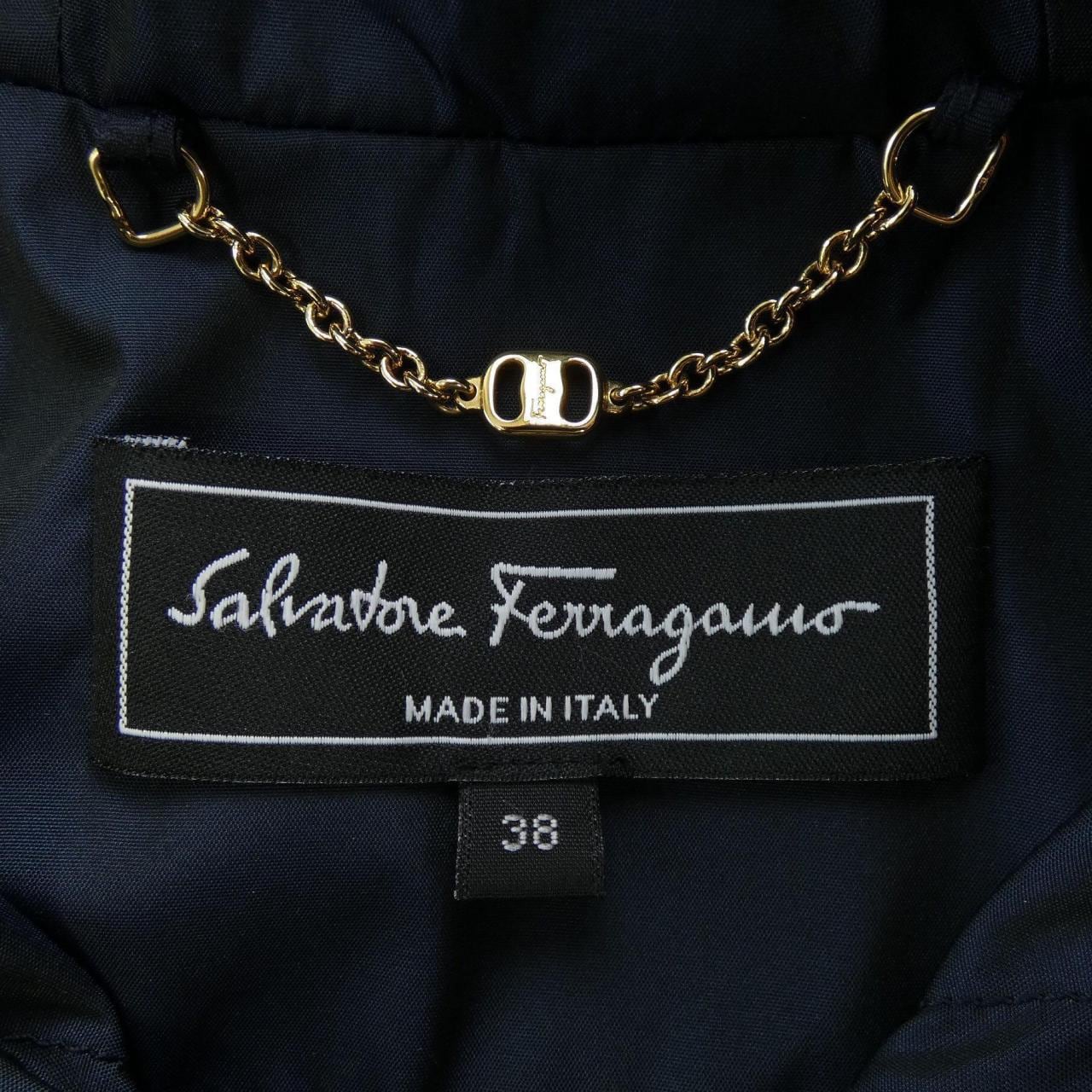 サルヴァトーレフェラガモ SALVATORE FERRAGAMO コート