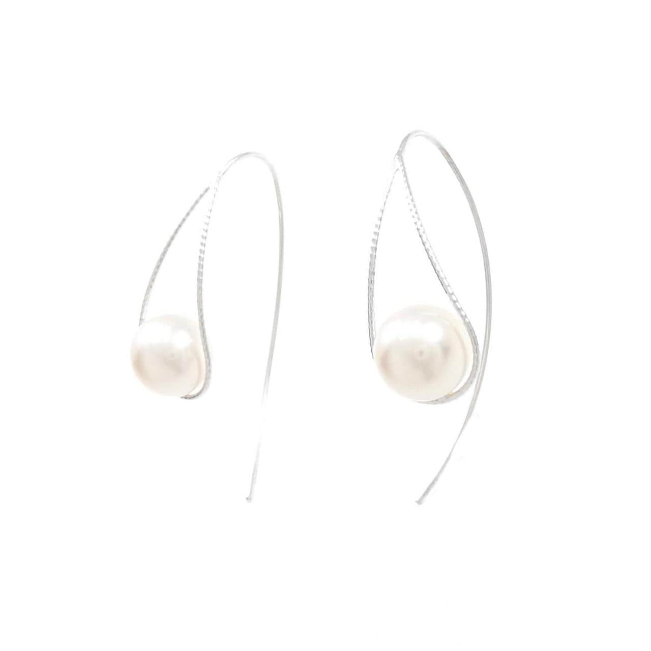 [BRAND NEW] K18WG Akoya pearl earrings 7.5mm
