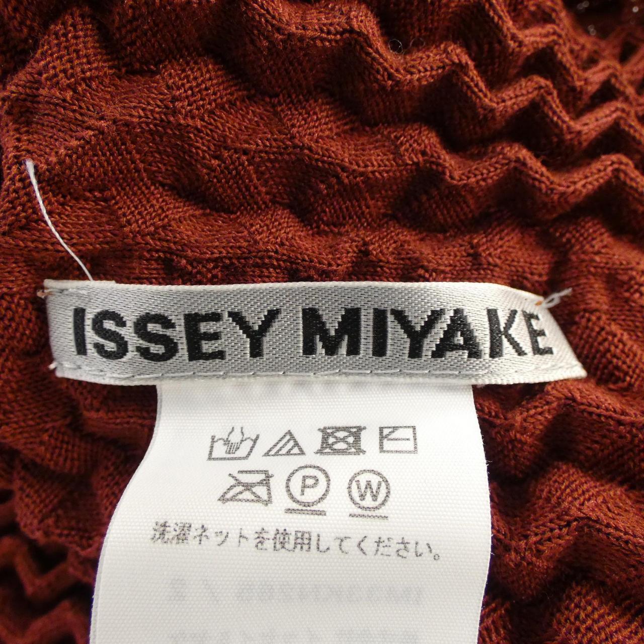 イッセイミヤケ ISSEY MIYAKE IM33KN265 トップス