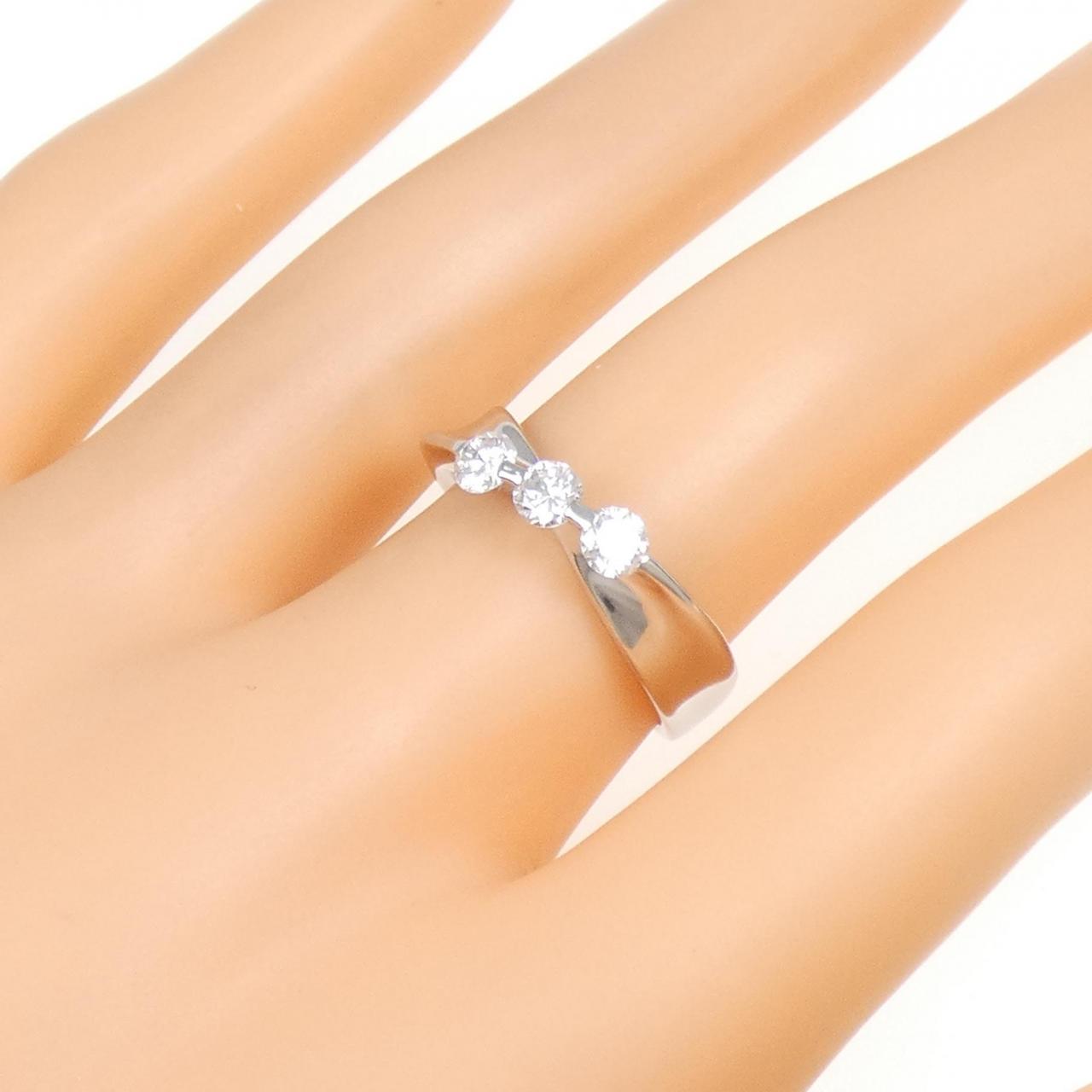PT スリーストーン ダイヤモンド リング 0.50CT