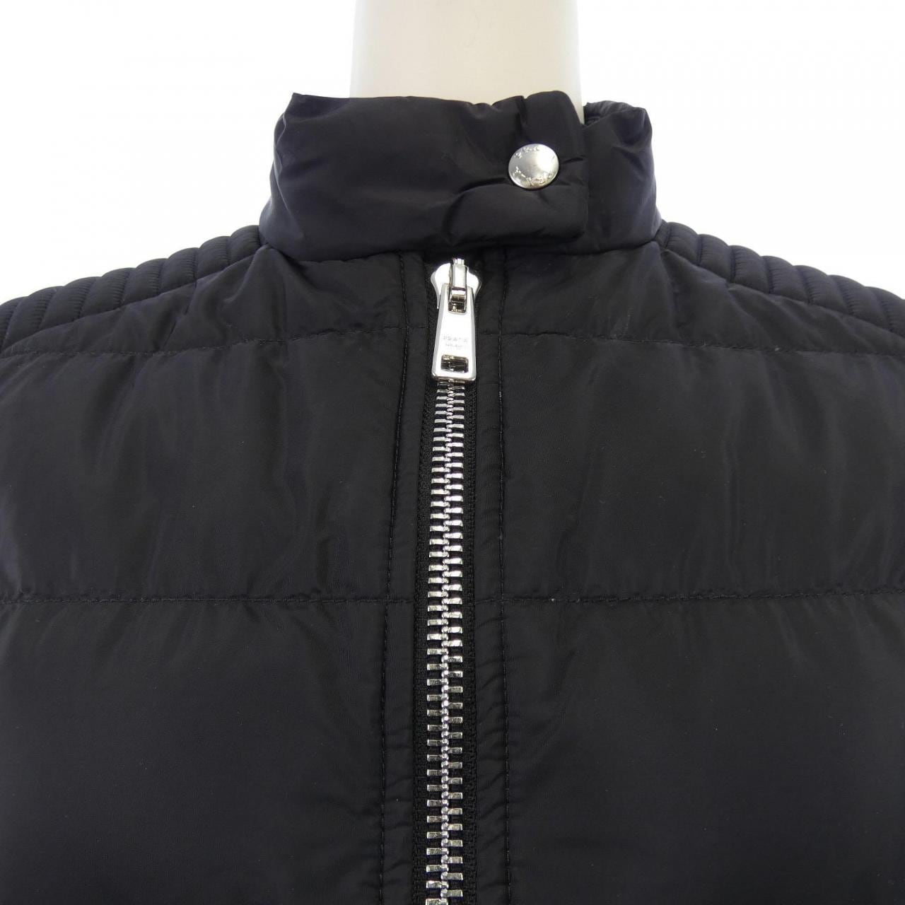 プラダ PRADA トライアングルロゴ 290545 R152 Q04 ダウンジャケット