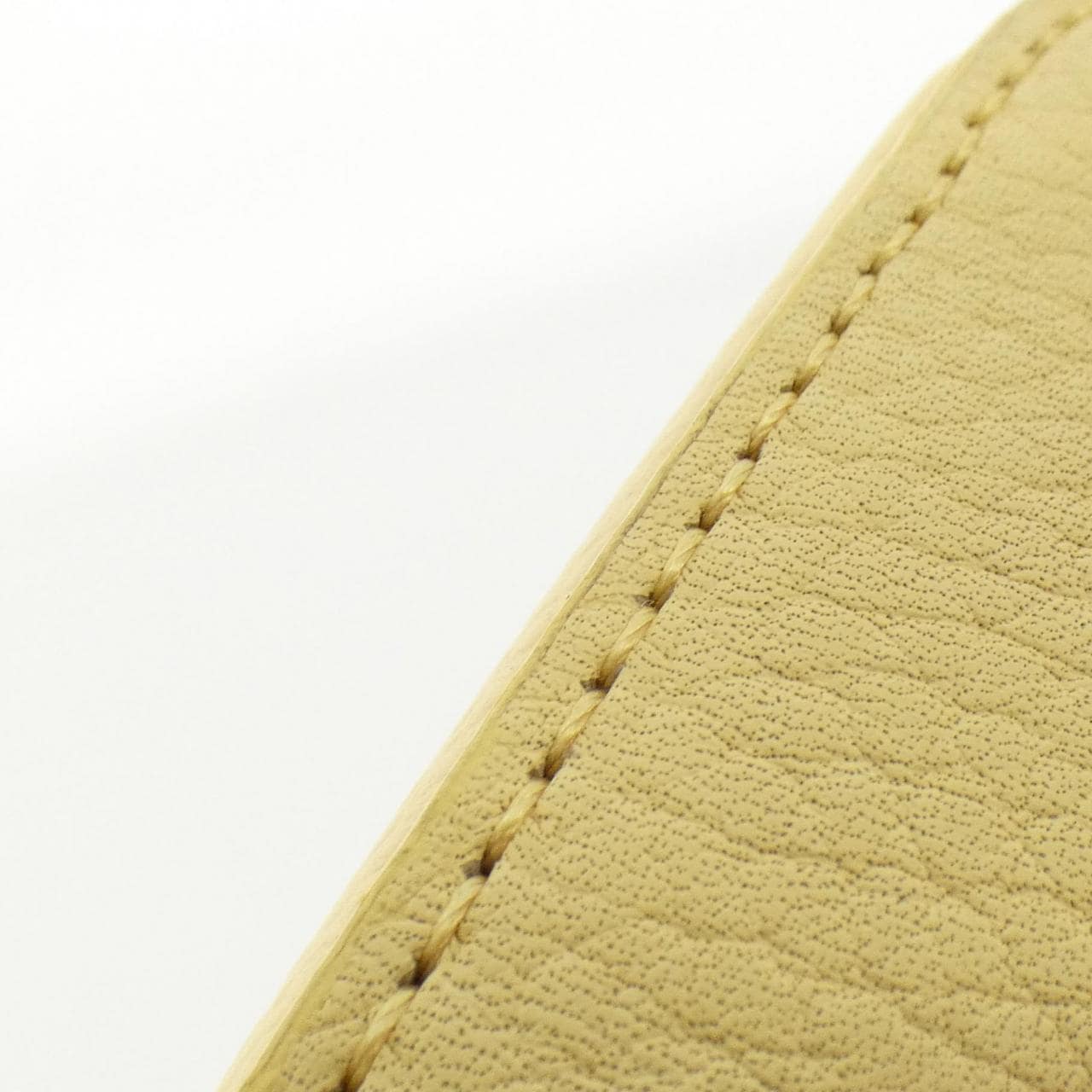 LOUIS VUITTON Capucines MINI M21798 包