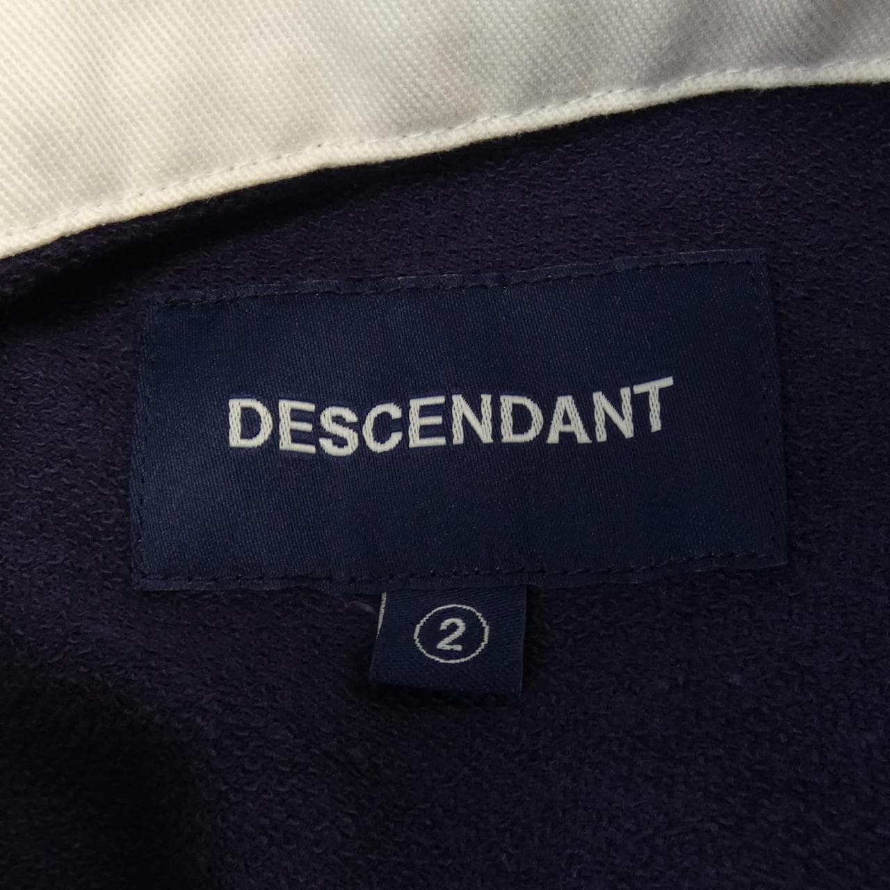 Descendant tops