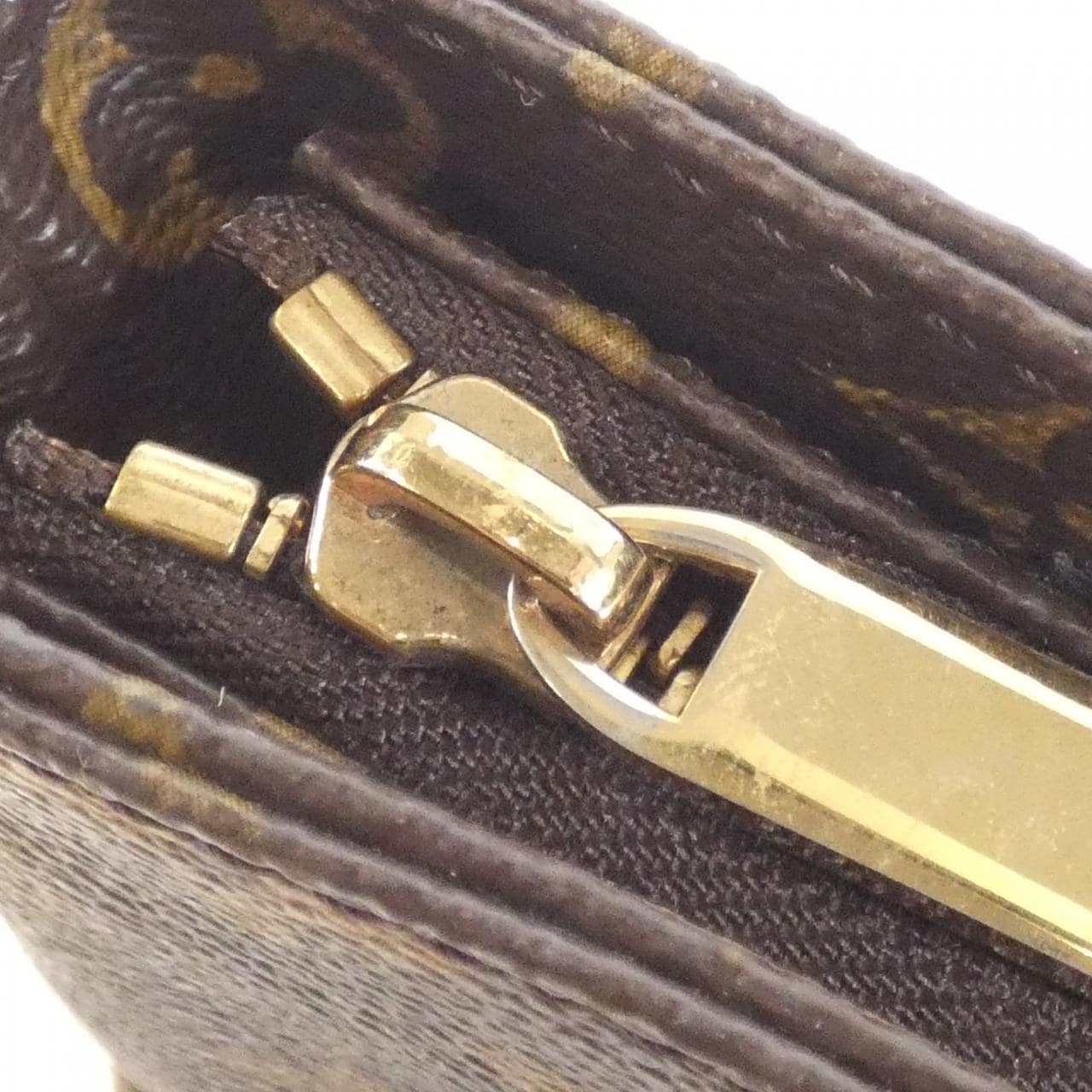 ルイヴィトン モノグラム トロター M51240 ショルダーバッグ