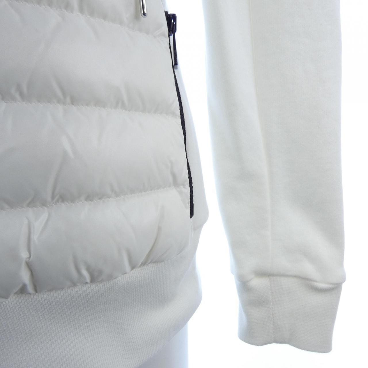 モンクレール MONCLER 20938G00028 ダウンジャケット