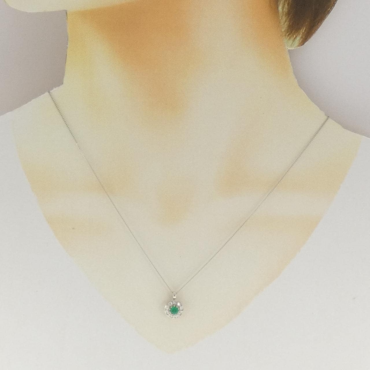 PT900/PT850 エメラルド ネックレス 0.23CT