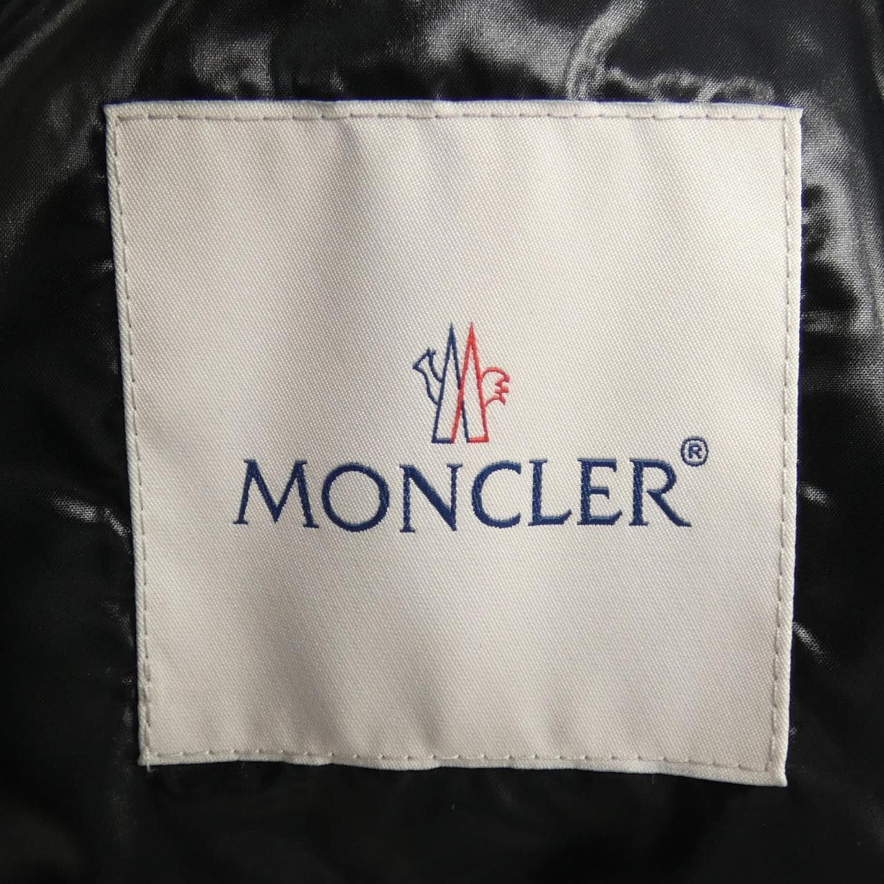 モンクレール MONCLER ダウンジャケット