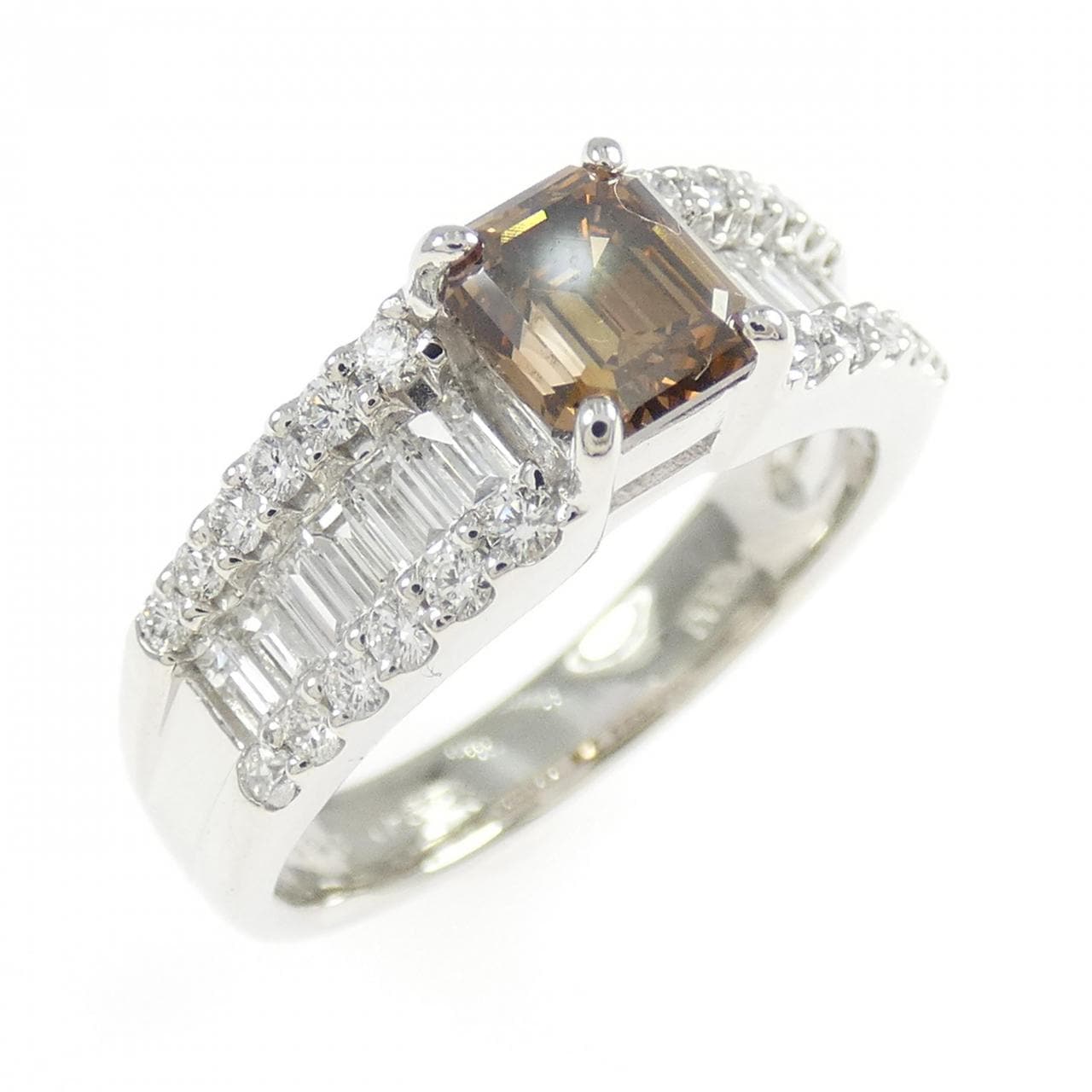 PT900 ダイヤモンド リング 0.941CT