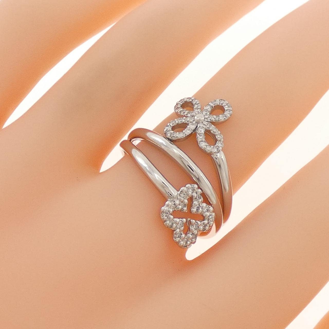 PT900 フラワー ダイヤモンド リング 0.34CT