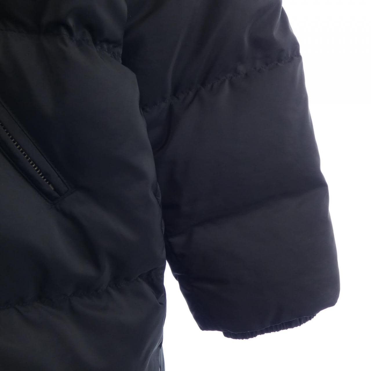 プラダ PRADA トライアングルロゴ SGH073 R232 1060 ダウンジャケット