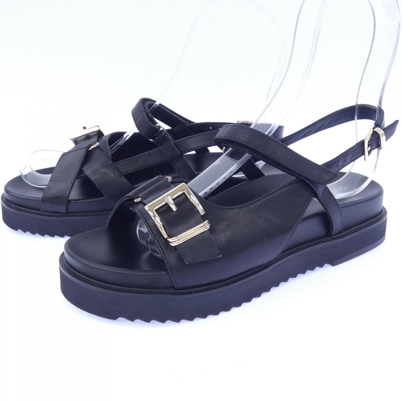 オデット エ オディール Odette e Odile サンダル