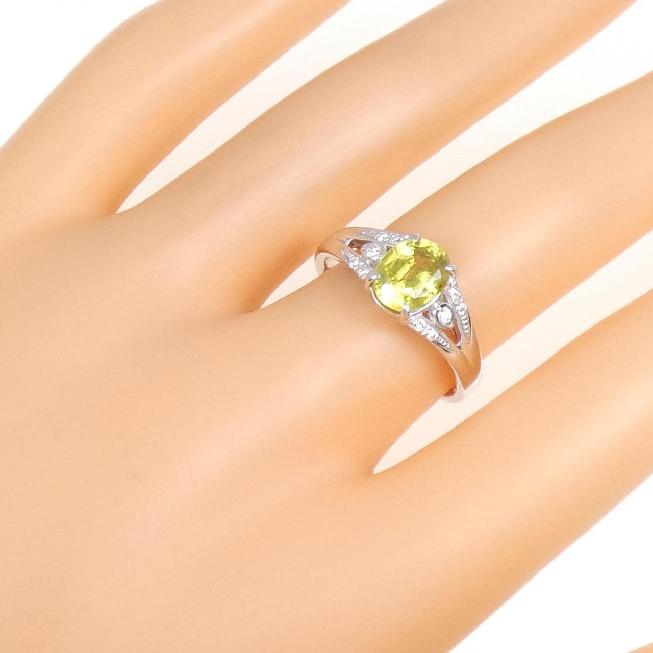 K18WG スフェーン リング 1.47CT