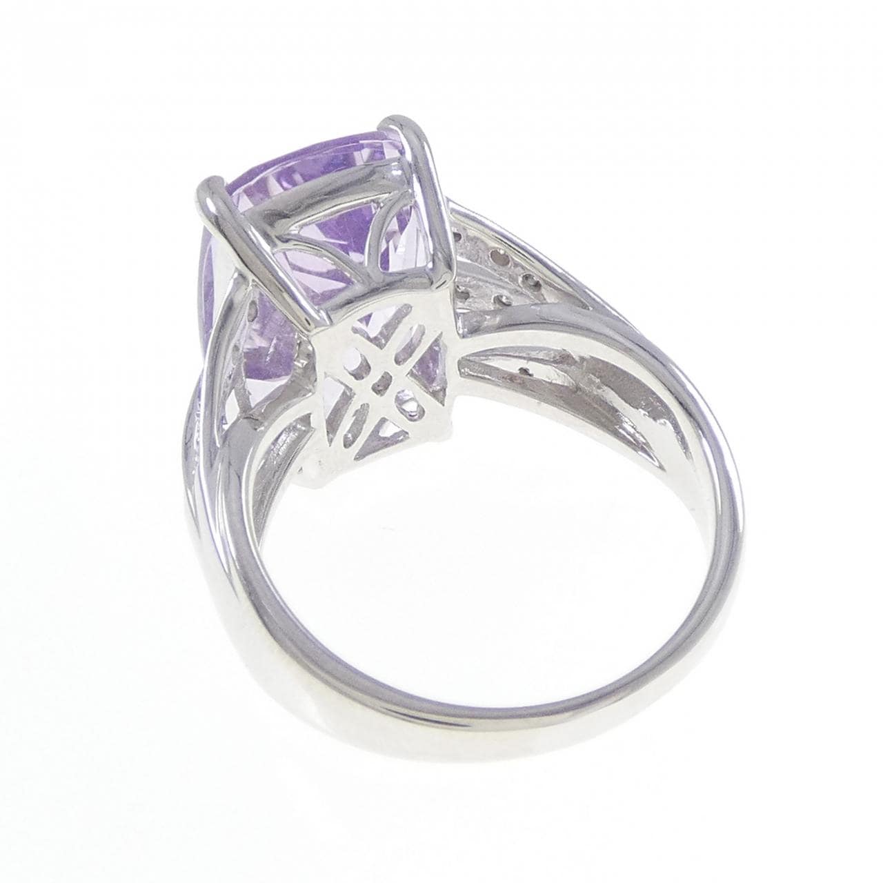 K18WG amethyst ring