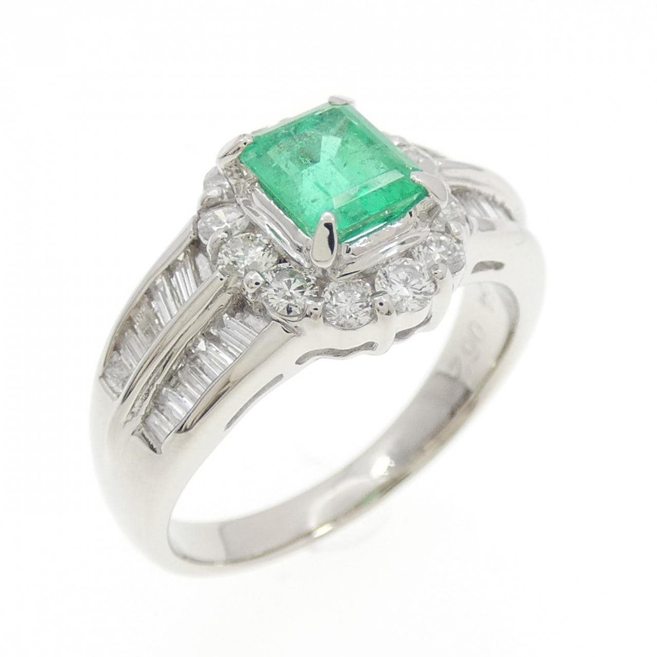 PT900 エメラルド リング 0.64CT
