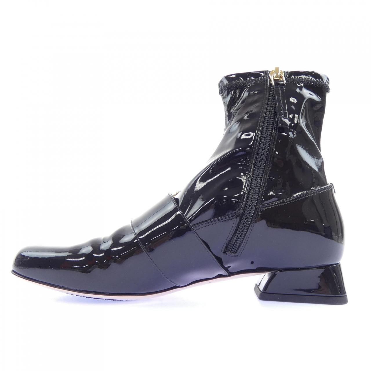 ロジェヴィヴィエ ROGER VIVIER ブーツ