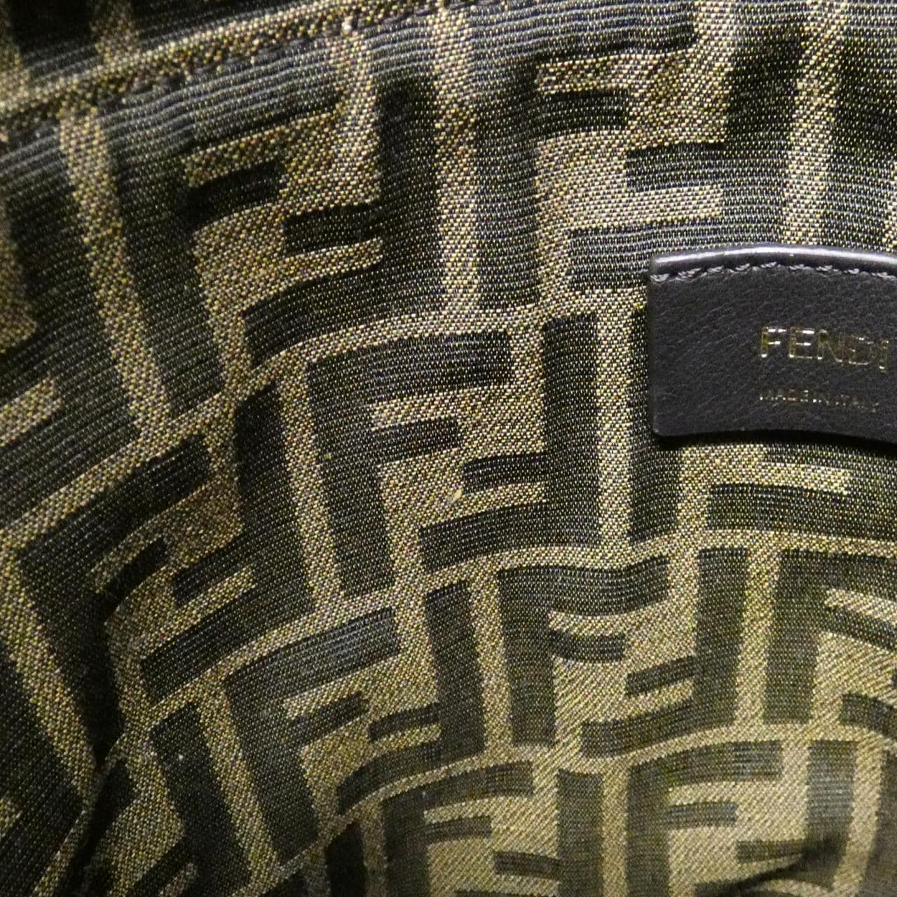 フェンディ STEP OUT MEDIUM 8BT364 APES ショルダーバッグ