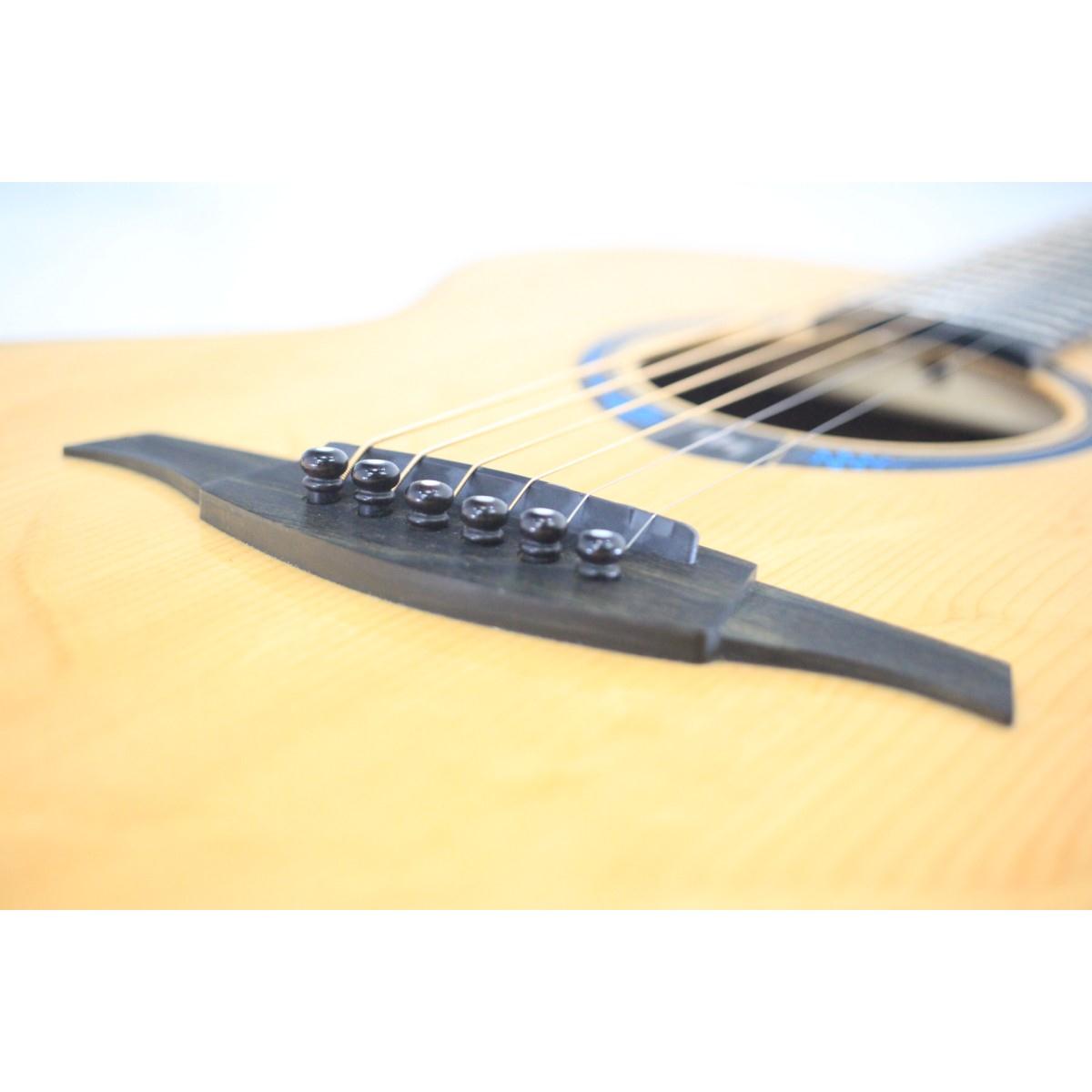 ＬＡＧ　ＧＵＩＴＡＲＳ　ＴＨＶ３０ＡＣＥ