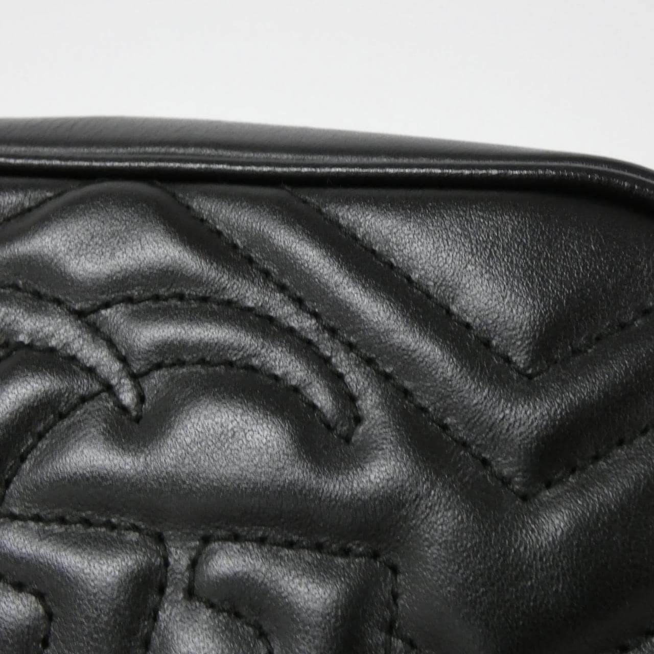 グッチ GG MARMONT 448065 DTD1T ショルダーバッグ