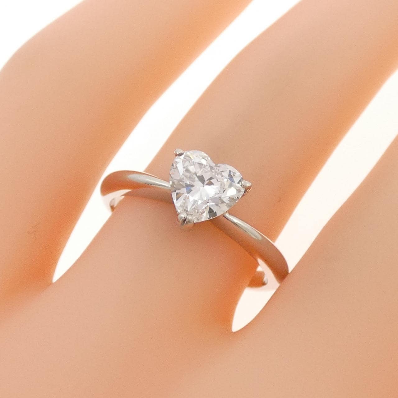 PT900 ダイヤモンド リング 0.903CT E SI1 ハートシェイプ