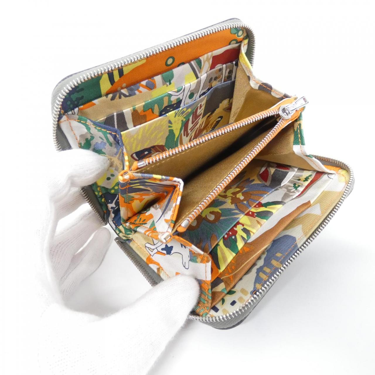 エルメス EN LIBERTE シルク イン コンパクト 084541CK 財布