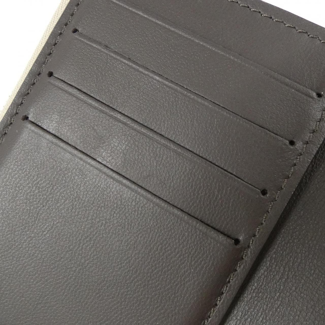 ルイヴィトン ポルトフォイユ カプシーヌ コンパクト M62159 財布